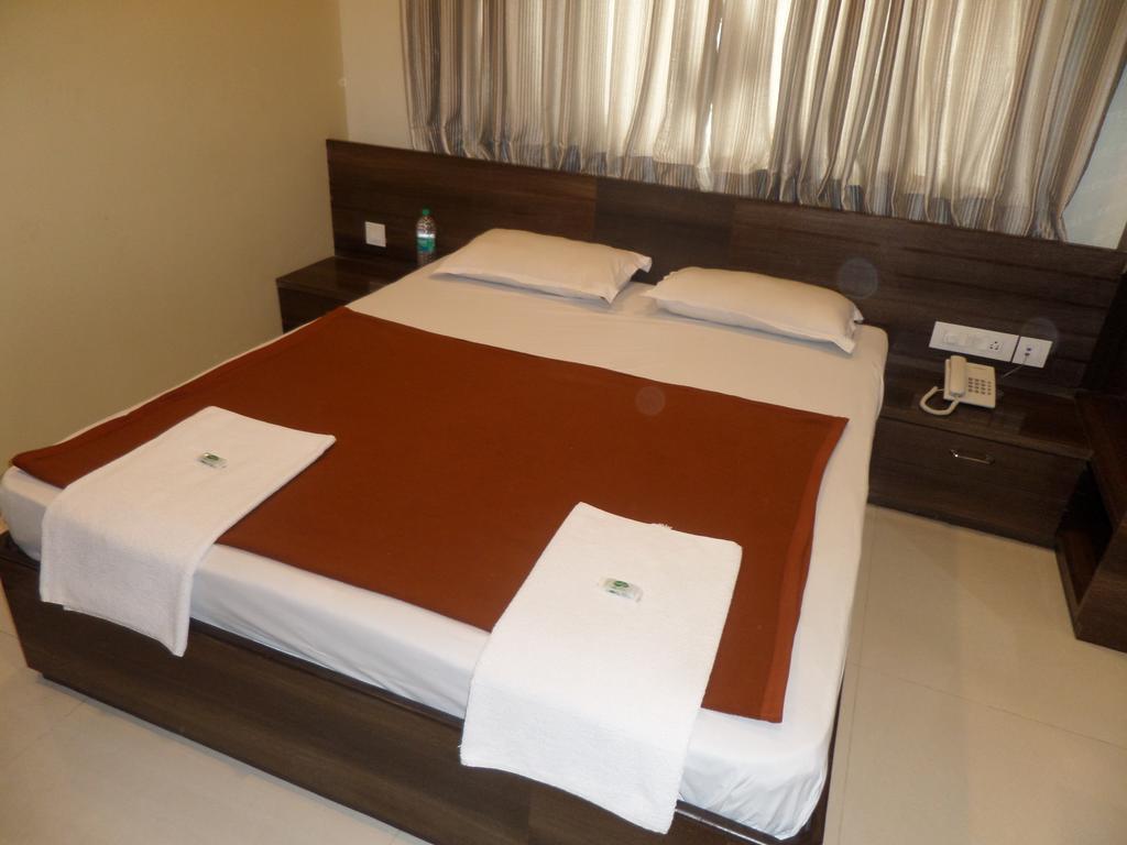 Sai Heera Residency Shirdi Quarto foto