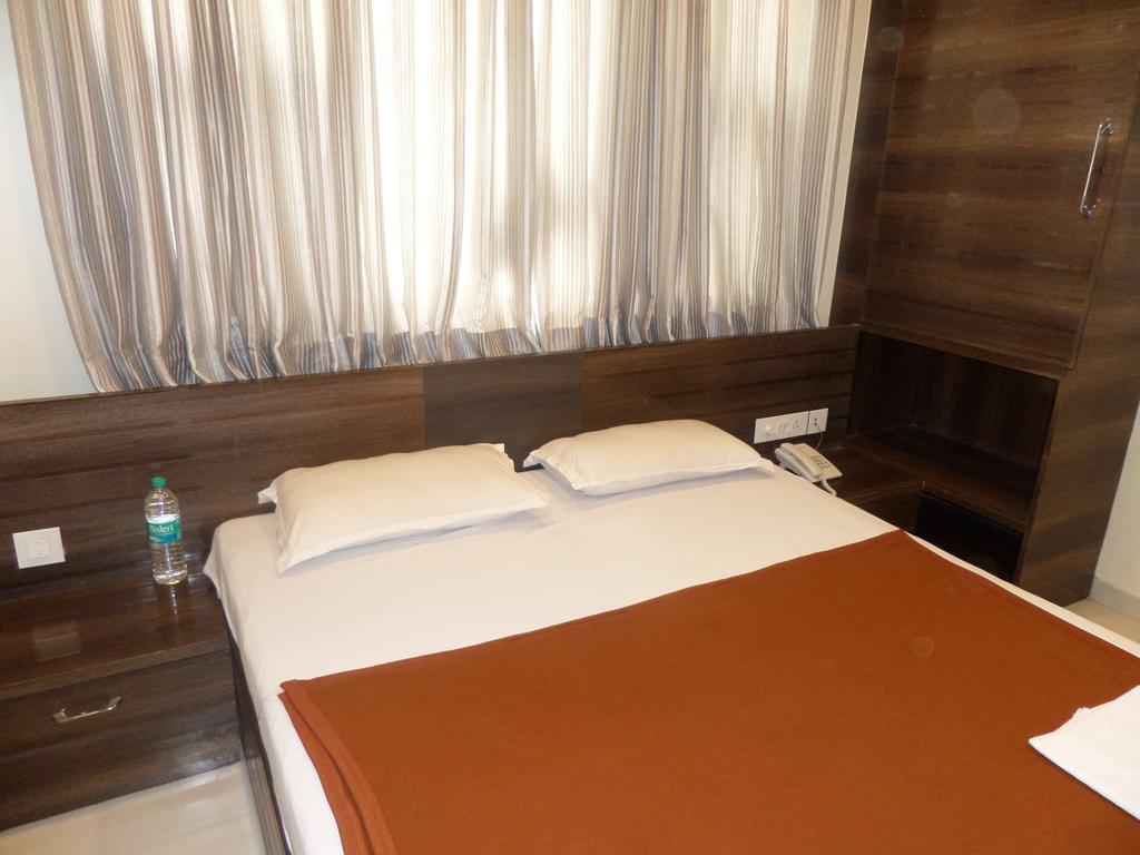 Sai Heera Residency Shirdi Quarto foto