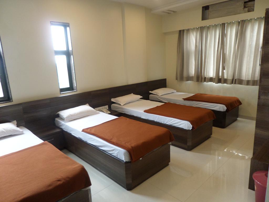 Sai Heera Residency Shirdi Quarto foto